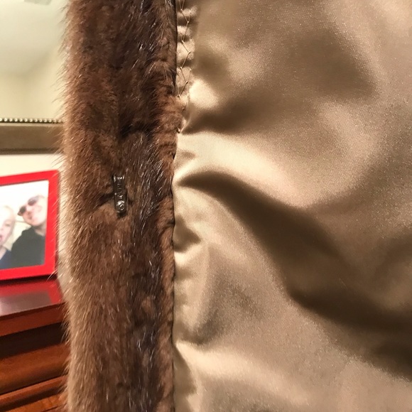 Real Silverman Furs jacket size 6-8 - Picture 3 of 7